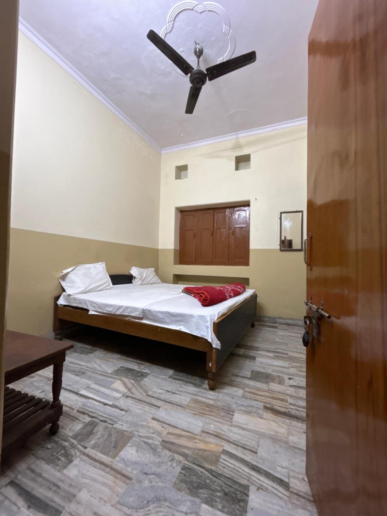 Satsang Lodge Váránasí Exteriér fotografie